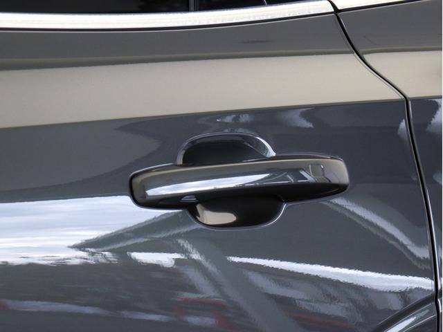 XC60 T5 AWD モーメンタム ドラレコ 茶革 360°カメラ LEDヘッドライト パワーテールゲート フロント8ウェイパワーシート シートヒーター 18インチAW アイアンオレアルミニウムパネル リア5面ダークティンテッドガラス(19枚目)