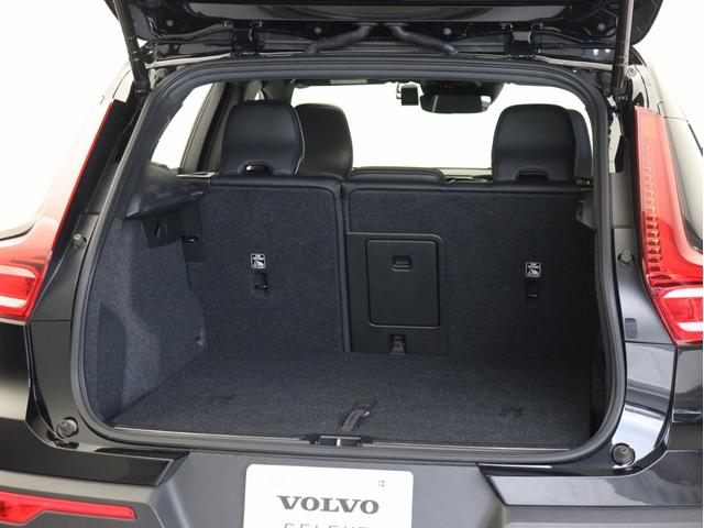 XC40 B5 AWD Rデザイン B5エンジン搭載 電動パノラマサンルーフ 専用スポーツサス ドラレコ 48V harman/kardon ワイヤレススマホチャージ パワーテールゲート 360°カメラ 19インチダイヤモンドカットAW(11枚目)