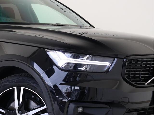 XC40 B5 AWD Rデザイン B5エンジン搭載 電動パノラマサンルーフ 専用スポーツサス ドラレコ 48V harman/kardon ワイヤレススマホチャージ パワーテールゲート 360°カメラ 19インチダイヤモンドカットAW(25枚目)