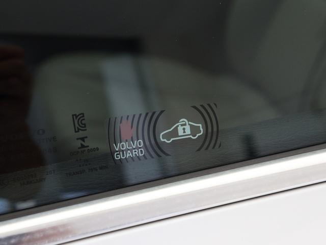 V40 T3 クラシックエディション パノラマガラスルーフ 特別仕様車 ドラレコ 白革 前後シートヒーター モダンウッドパネル harman/kardon 17インチAW LEDヘッドライト リアビューカメラ 追従クルーズコントロール(29枚目)