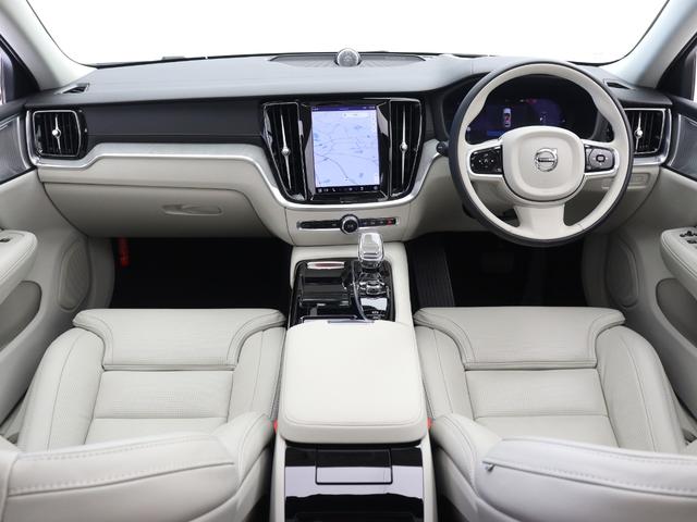 Ｖ６０ リチャジアルティメットＴ６ＡＷＤプラグインハイブリド　ＰＨＥＶ　サンルーフ　Ｂ＆Ｗ　Ｇｏｏｇｌｅ搭載　ドラレコ　白革　クリスタルシフトノブ　ドリフトウッドパネル　前後シートヒーター　ステアリングヒーター　リラクゼーション機能　パワーテールゲート　１９ＡＷ（4枚目）