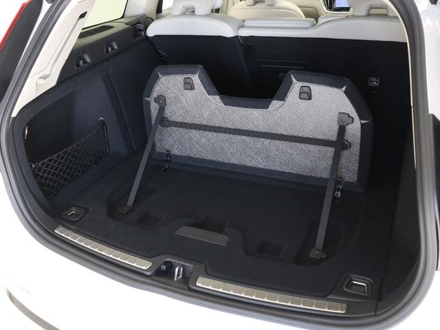 Ｖ６０ リチャジアルティメットＴ６ＡＷＤプラグインハイブリド　ＰＨＥＶ　サンルーフ　Ｂ＆Ｗ　Ｇｏｏｇｌｅ搭載　ドラレコ　白革　クリスタルシフトノブ　ドリフトウッドパネル　前後シートヒーター　ステアリングヒーター　リラクゼーション機能　パワーテールゲート　１９ＡＷ（32枚目）