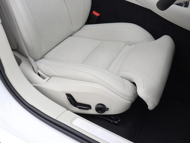 Ｖ６０ リチャジアルティメットＴ６ＡＷＤプラグインハイブリド　ＰＨＥＶ　サンルーフ　Ｂ＆Ｗ　Ｇｏｏｇｌｅ搭載　ドラレコ　白革　クリスタルシフトノブ　ドリフトウッドパネル　前後シートヒーター　ステアリングヒーター　リラクゼーション機能　パワーテールゲート　１９ＡＷ（36枚目）