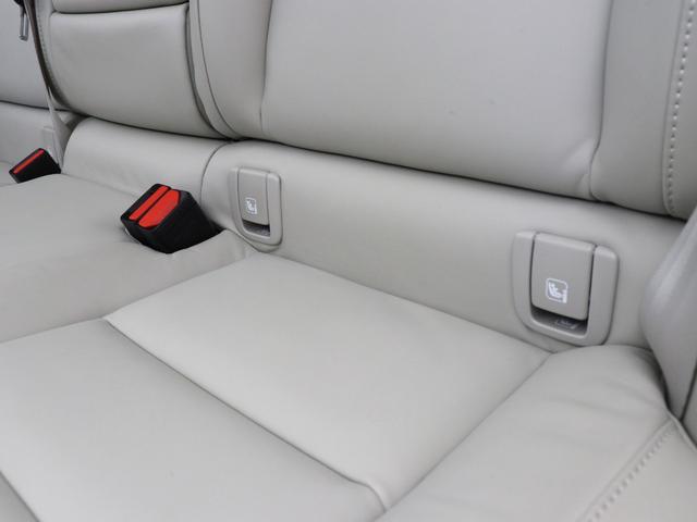 Ｖ６０ リチャジアルティメットＴ６ＡＷＤプラグインハイブリド　ＰＨＥＶ　サンルーフ　Ｂ＆Ｗ　Ｇｏｏｇｌｅ搭載　ドラレコ　白革　クリスタルシフトノブ　ドリフトウッドパネル　前後シートヒーター　ステアリングヒーター　リラクゼーション機能　パワーテールゲート　１９ＡＷ（41枚目）