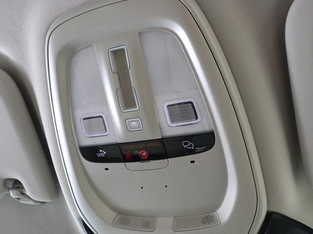 Ｖ６０ リチャジアルティメットＴ６ＡＷＤプラグインハイブリド　ＰＨＥＶ　サンルーフ　Ｂ＆Ｗ　Ｇｏｏｇｌｅ搭載　ドラレコ　白革　クリスタルシフトノブ　ドリフトウッドパネル　前後シートヒーター　ステアリングヒーター　リラクゼーション機能　パワーテールゲート　１９ＡＷ（42枚目）