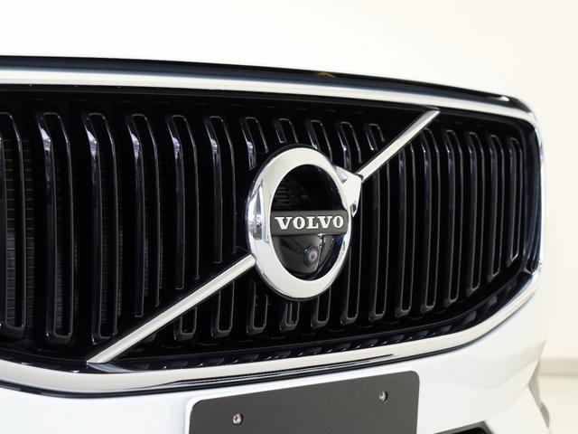 XC60 T5 AWD モーメンタム 360°カメラ フロント8ウェイパワーシート フロントシートヒーター パワーテールゲート リア5面ダークティンテッドガラス 18インチAW テキスタイルコンビシート アイアンオレアルミニウムパネル(21枚目)