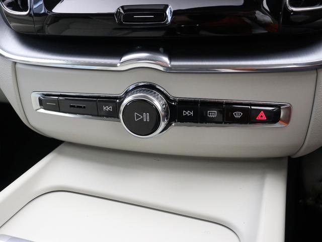 XC60 T5 AWD モーメンタム 360°カメラ フロント8ウェイパワーシート フロントシートヒーター パワーテールゲート リア5面ダークティンテッドガラス 18インチAW テキスタイルコンビシート アイアンオレアルミニウムパネル(47枚目)