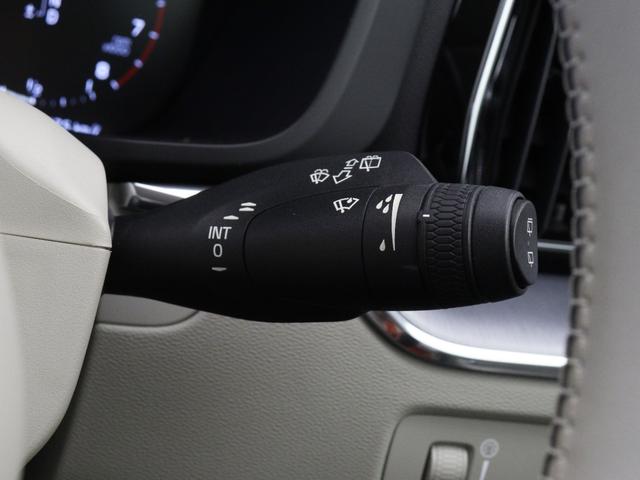 XC60 T5 AWD モーメンタム 360°カメラ フロント8ウェイパワーシート フロントシートヒーター パワーテールゲート リア5面ダークティンテッドガラス 18インチAW テキスタイルコンビシート アイアンオレアルミニウムパネル(51枚目)