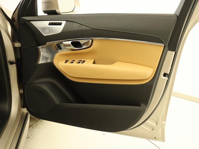 XC90 アルティメット B6 AWD B6エンジン サンルーフ B&W エアサス 3列7人乗り Google搭載 ドラレコ 48V 茶革 前後シートヒーター ステアリングホイールヒーター 20インチAW ブラックアッシュウッドパネル(37枚目)