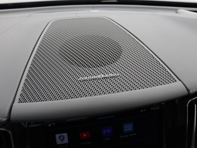 アルティメット　Ｂ５　ＡＷＤ　４８Ｖ　電動パノラマサンルーフ　ｈａｒｍａｎ／ｋａｒｄｏｎ　前後純正ドラレコ　白革　前後シートヒーター　ステアリングホイールヒーター　シートエアコン　ワイヤレススマホチャージ　ドリフトウッドパネル(13枚目)