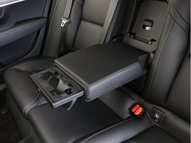 Ｓ９０ リチャージアルティメットＴ８　ＡＷＤプラグインＨＶ　ＰＨＥＶ　サンルーフ　Ｂ＆Ｗ　エアサス　Ｇｏｏｇｌｅ　ドラレコ　シートエアコン　リラクゼーション機能　前後シートヒーター　ステアリングホイールヒーター　クリスタルシフトノブ　グレーアッシュウッドパネル（38枚目）
