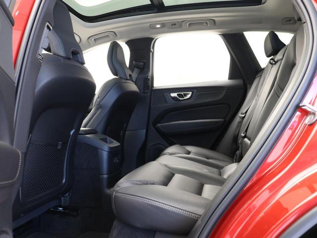 ＸＣ６０ リチャージアルティメトＴ６ＡＷＤプラグインハイブリド　ＰＨＥＶ　サンルーフ　エアサス　Ｇｏｏｇｌｅ　ドラレコ　ランニングボード　ｈａｒｍａｎ／ｋａｒｄｏｎ　前後シートヒーター　シートエアコン　ステアリングホイールヒーター　リニアライムウッドパネル（15枚目）