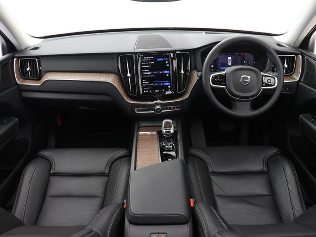 特選車両：２０２３年モデル『ＸＣ６０　Ｒｅｃｈａｒｇｅ　Ｕｌｔｉｍａｔｅ　Ｔ６　ＡＷＤ　ｐｌｕｇ−ｉｎ　ｈｙｂｒｉｄ』ＰＨＥＶ　サンルーフ　エアサス　Ｇｏｏｇｌｅ搭載　ｈａｒｍａｎ／ｋａｒｄｏｎ