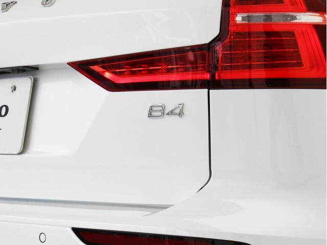 Ｖ６０ アルティメット　Ｂ４　サンルーフ　Ｇｏｏｇｌｅ搭載　ドラレコ　４８Ｖ　ｈａｒｍａｎ／ｋａｒｄｏｎ　クリスタルシフトノブ　ドリフトウッドパネル　前後シートヒーター　ステアリングヒーター　リラクゼーション機能　１８インチＡＷ（31枚目）