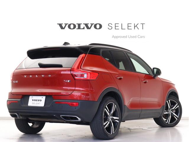 ＸＣ４０ Ｔ４　ＡＷＤ　Ｒデザイン　専用スポーツサス　２０１９年モデル　ドラレコ　パワーテールゲート　ワイヤレススマホチャージ　１９インチＡＷ　シートヒーター　専用Ｎｕｂｕｃｋ／ファインナッパレザーコンビネーションシート　３６０°カメラ（6枚目）