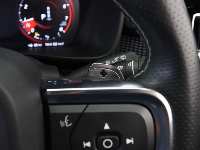 ＸＣ４０ Ｔ４　ＡＷＤ　Ｒデザイン　専用スポーツサス　２０１９年モデル　ドラレコ　パワーテールゲート　ワイヤレススマホチャージ　１９インチＡＷ　シートヒーター　専用Ｎｕｂｕｃｋ／ファインナッパレザーコンビネーションシート　３６０°カメラ（20枚目）