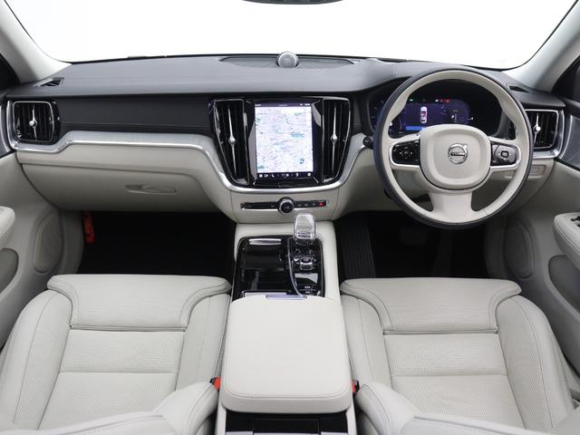 Ｖ６０ ウルトラ　Ｔ６　ＡＷＤ　プラグインハイブリッド　ＰＨＥＶ　サンルーフ　Ｂ＆Ｗ　２０２５年モデル　Ｇｏｏｇｌｅ搭載　ドラレコ　白革　前後シートヒーター　ステアリングヒーター　ベンチレーション機能　リラクゼーション機能　クリスタルシフトノブ　１９ＡＷ（4枚目）