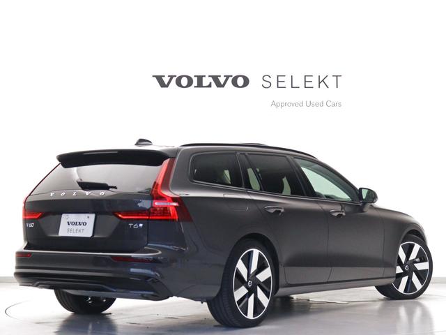 Ｖ６０ ウルトラ　Ｔ６　ＡＷＤ　プラグインハイブリッド　ＰＨＥＶ　サンルーフ　Ｂ＆Ｗ　２０２５年モデル　Ｇｏｏｇｌｅ搭載　ドラレコ　白革　前後シートヒーター　ステアリングヒーター　ベンチレーション機能　リラクゼーション機能　クリスタルシフトノブ　１９ＡＷ（8枚目）