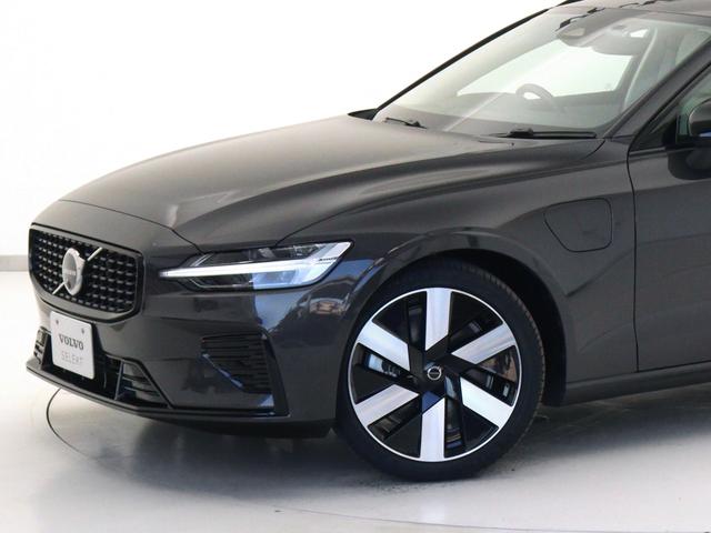 Ｖ６０ ウルトラ　Ｔ６　ＡＷＤ　プラグインハイブリッド　ＰＨＥＶ　サンルーフ　Ｂ＆Ｗ　２０２５年モデル　Ｇｏｏｇｌｅ搭載　ドラレコ　白革　前後シートヒーター　ステアリングヒーター　ベンチレーション機能　リラクゼーション機能　クリスタルシフトノブ　１９ＡＷ（10枚目）