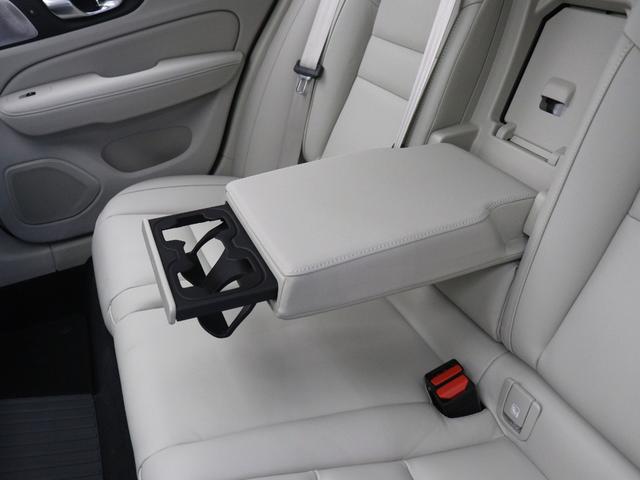 Ｖ６０ ウルトラ　Ｔ６　ＡＷＤ　プラグインハイブリッド　ＰＨＥＶ　サンルーフ　Ｂ＆Ｗ　２０２５年モデル　Ｇｏｏｇｌｅ搭載　ドラレコ　白革　前後シートヒーター　ステアリングヒーター　ベンチレーション機能　リラクゼーション機能　クリスタルシフトノブ　１９ＡＷ（39枚目）