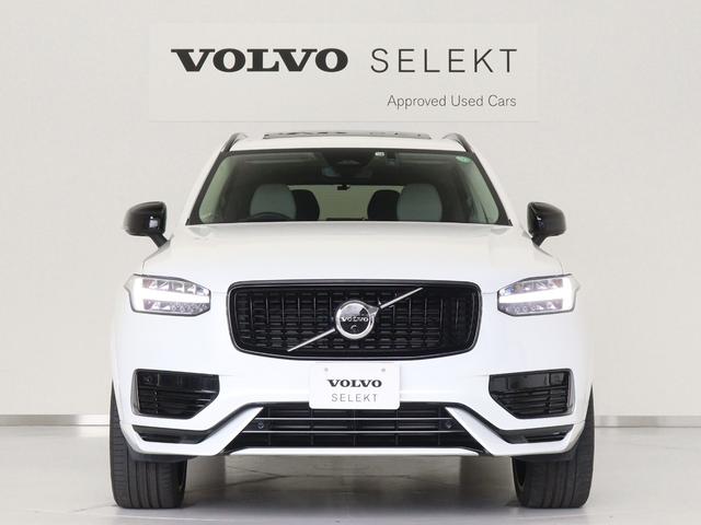 XC90 リチャージアルテメットT8AWDプラグインハイブリド PHEV サンルーフ エアサス 2023年モデル 3列7人乗り Google搭載 ドラレコ 白革 harman/kardon シートヒーター ステアリングヒーター リラクゼーション機能 22インチAW(10枚目)