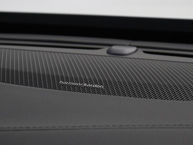 XC90 リチャージアルテメットT8AWDプラグインハイブリド PHEV サンルーフ エアサス 2023年モデル 3列7人乗り Google搭載 ドラレコ 白革 harman/kardon シートヒーター ステアリングヒーター リラクゼーション機能 22インチAW(18枚目)