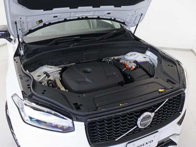 XC90 リチャージアルテメットT8AWDプラグインハイブリド PHEV サンルーフ エアサス 2023年モデル 3列7人乗り Google搭載 ドラレコ 白革 harman/kardon シートヒーター ステアリングヒーター リラクゼーション機能 22インチAW(26枚目)