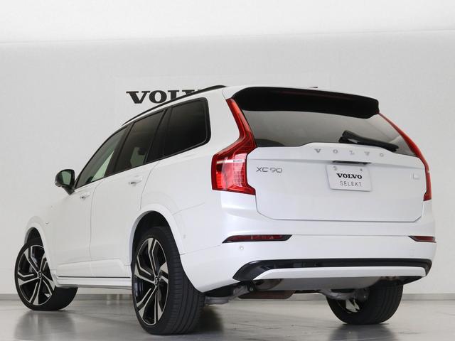 XC90 リチャージアルテメットT8AWDプラグインハイブリド PHEV サンルーフ エアサス 2023年モデル 3列7人乗り Google搭載 ドラレコ 白革 harman/kardon シートヒーター ステアリングヒーター リラクゼーション機能 22インチAW(33枚目)