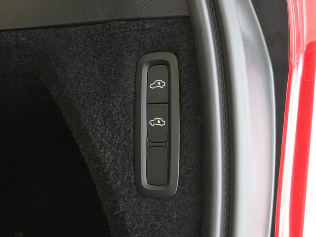 XC90 リチャージアルテメットT8AWDプラグインハイブリド PHEV サンルーフ エアサス 2023年モデル 3列7人乗り Google搭載 ドラレコ 白革 harman/kardon シートヒーター ステアリングヒーター リラクゼーション機能 22インチAW(37枚目)