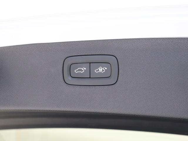 XC90 リチャージアルテメットT8AWDプラグインハイブリド PHEV サンルーフ エアサス 2023年モデル 3列7人乗り Google搭載 ドラレコ 白革 harman/kardon シートヒーター ステアリングヒーター リラクゼーション機能 22インチAW(38枚目)
