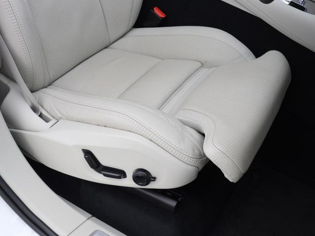 XC90 リチャージアルテメットT8AWDプラグインハイブリド PHEV サンルーフ エアサス 2023年モデル 3列7人乗り Google搭載 ドラレコ 白革 harman/kardon シートヒーター ステアリングヒーター リラクゼーション機能 22インチAW(41枚目)