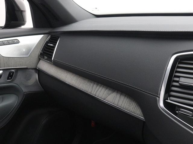 XC90 ウルトラ T8 AWD プラグインハイブリッド PHEV サンルーフ B&W エアサス 2025モデル 3列7人乗り Google ドラレコ クリスタルシフトノブ グレーアッシュウッドパネル フロント&リア2列目シートヒーター 22インチAW(19枚目)