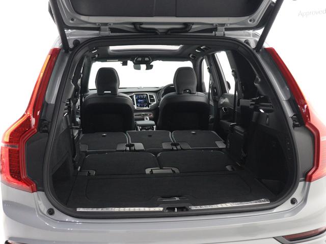 XC90 ウルトラ T8 AWD プラグインハイブリッド PHEV サンルーフ B&W エアサス 2025モデル 3列7人乗り Google ドラレコ クリスタルシフトノブ グレーアッシュウッドパネル フロント&リア2列目シートヒーター 22インチAW(35枚目)