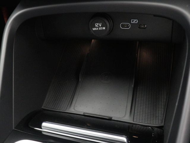 XC40 アルティメット B4 AWD ダークエディション ピクセルLED 特別仕様車 Google搭載 前後純正ドラレコ 48V Darkエクステリア harman/kardon 19インチダイヤモンドカットAW 前後シートヒーター ステアリングヒーター(19枚目)