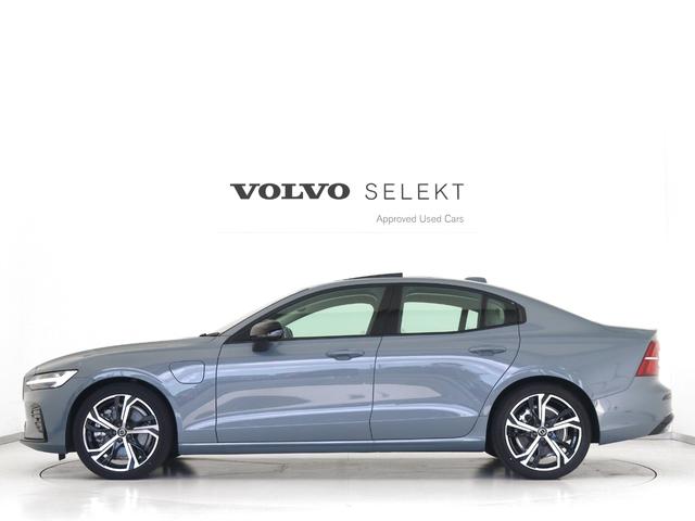 S60 リチャジアルティメットT6AWDプラグインハイブリド PHEV サンルーフ Google搭載 ドラレコ 白革 harman/kardon 前後シートヒーター ステアリングヒーター リラクゼーション機能 クリスタルシフトノブ 360°カメラ 19インチAW(6枚目)