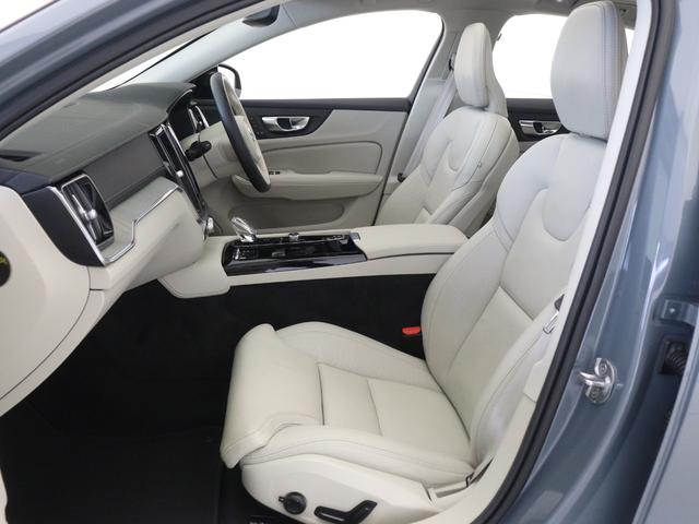 S60 リチャジアルティメットT6AWDプラグインハイブリド PHEV サンルーフ Google搭載 ドラレコ 白革 harman/kardon 前後シートヒーター ステアリングヒーター リラクゼーション機能 クリスタルシフトノブ 360°カメラ 19インチAW(12枚目)
