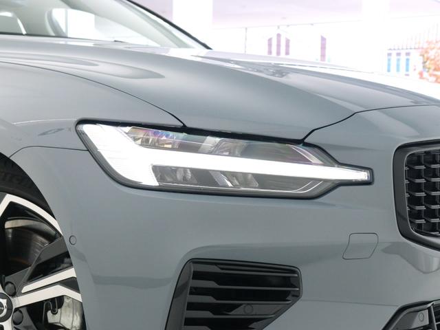 S60 リチャジアルティメットT6AWDプラグインハイブリド PHEV サンルーフ Google搭載 ドラレコ 白革 harman/kardon 前後シートヒーター ステアリングヒーター リラクゼーション機能 クリスタルシフトノブ 360°カメラ 19インチAW(24枚目)