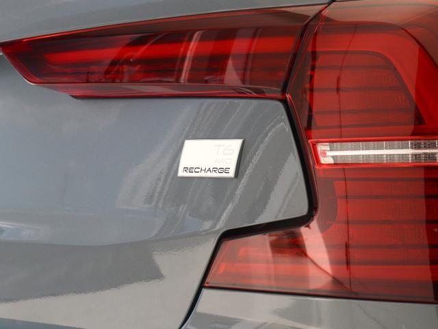 S60 リチャジアルティメットT6AWDプラグインハイブリド PHEV サンルーフ Google搭載 ドラレコ 白革 harman/kardon 前後シートヒーター ステアリングヒーター リラクゼーション機能 クリスタルシフトノブ 360°カメラ 19インチAW(30枚目)