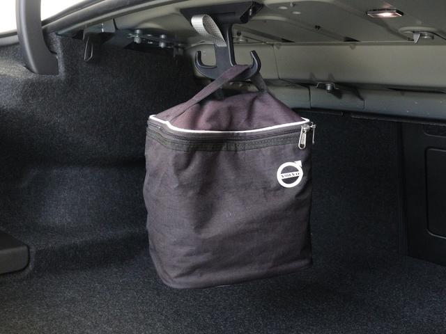 S60 リチャジアルティメットT6AWDプラグインハイブリド PHEV サンルーフ Google搭載 ドラレコ 白革 harman/kardon 前後シートヒーター ステアリングヒーター リラクゼーション機能 クリスタルシフトノブ 360°カメラ 19インチAW(33枚目)