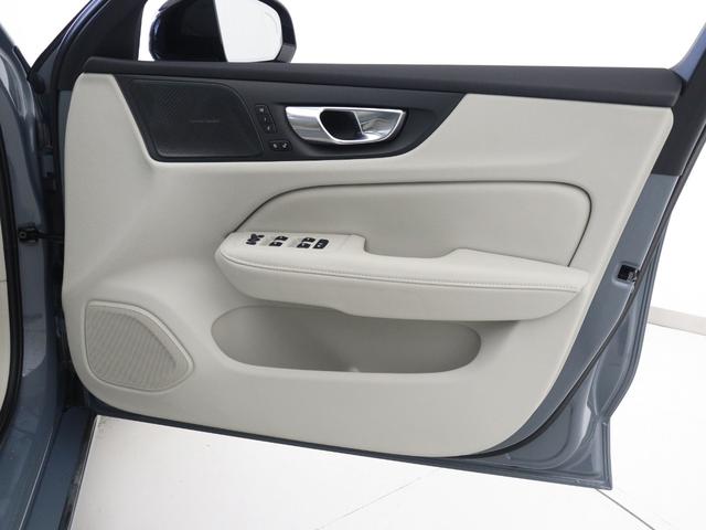 S60 リチャジアルティメットT6AWDプラグインハイブリド PHEV サンルーフ Google搭載 ドラレコ 白革 harman/kardon 前後シートヒーター ステアリングヒーター リラクゼーション機能 クリスタルシフトノブ 360°カメラ 19インチAW(38枚目)