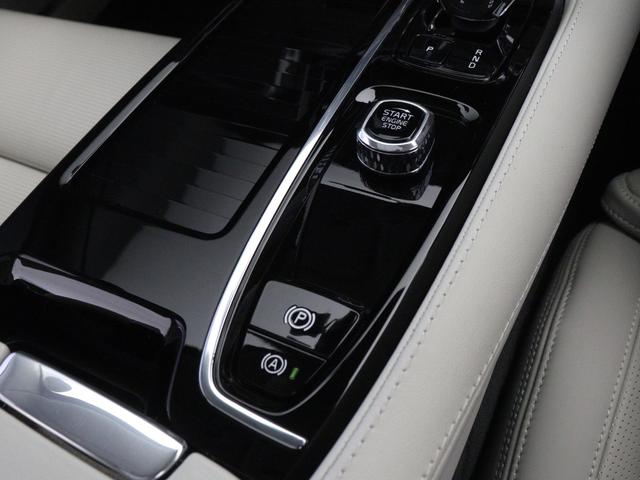 S60 リチャジアルティメットT6AWDプラグインハイブリド PHEV サンルーフ Google搭載 ドラレコ 白革 harman/kardon 前後シートヒーター ステアリングヒーター リラクゼーション機能 クリスタルシフトノブ 360°カメラ 19インチAW(49枚目)