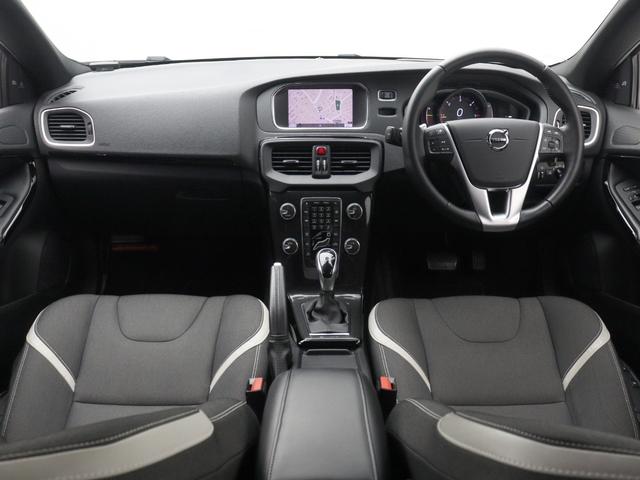 V40 D4 ダイナミックエディション クリーンディーゼル 最終2019年モデル特別限定車 純正ドラレコ 18インチグロッシーブラック/グロッシーホワイトAW 専用テキスタイル/レザーコンビシート パドルシフト ブラックグリッドアルミパネル(4枚目)