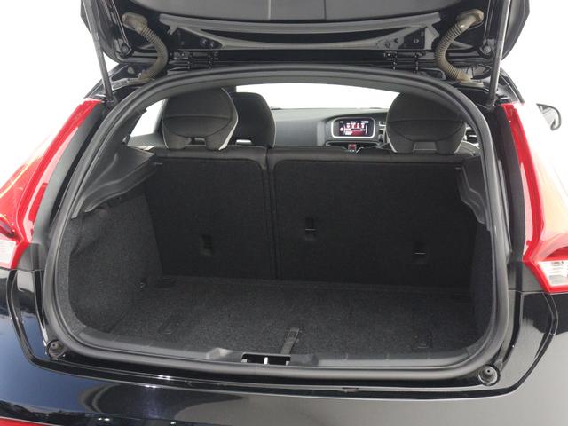 V40 D4 ダイナミックエディション クリーンディーゼル 最終2019年モデル特別限定車 純正ドラレコ 18インチグロッシーブラック/グロッシーホワイトAW 専用テキスタイル/レザーコンビシート パドルシフト ブラックグリッドアルミパネル(11枚目)