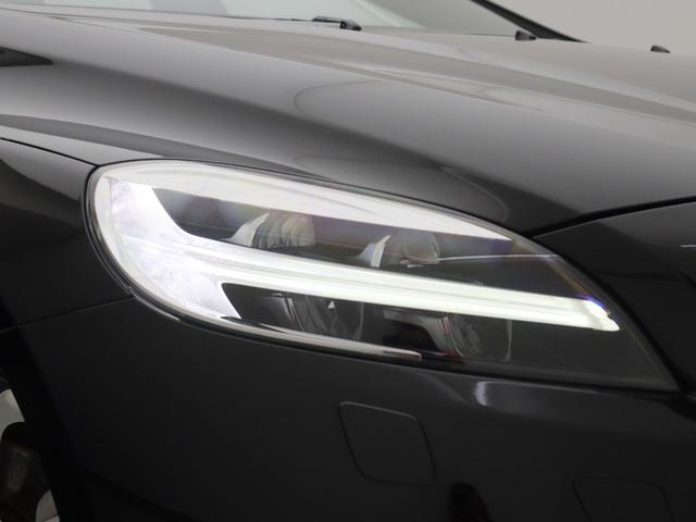 V40 D4 ダイナミックエディション クリーンディーゼル 最終2019年モデル特別限定車 純正ドラレコ 18インチグロッシーブラック/グロッシーホワイトAW 専用テキスタイル/レザーコンビシート パドルシフト ブラックグリッドアルミパネル(22枚目)