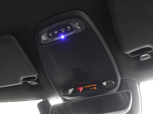 V40 D4 ダイナミックエディション クリーンディーゼル 最終2019年モデル特別限定車 純正ドラレコ 18インチグロッシーブラック/グロッシーホワイトAW 専用テキスタイル/レザーコンビシート パドルシフト ブラックグリッドアルミパネル(42枚目)