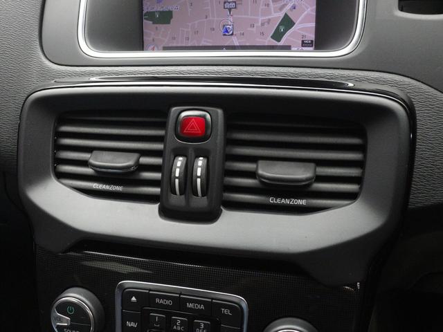 V40 D4 ダイナミックエディション クリーンディーゼル 最終2019年モデル特別限定車 純正ドラレコ 18インチグロッシーブラック/グロッシーホワイトAW 専用テキスタイル/レザーコンビシート パドルシフト ブラックグリッドアルミパネル(46枚目)