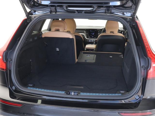 V60 クロスカントリー T5 AWD プロ 茶革 harman/kardon 19インチAW シートヒーター リラクゼーション機能 ベンチレーション機能 360°カメラ パワーテールゲート ドリフトウッドパネル リア5面ダークティンテッドガラス(32枚目)