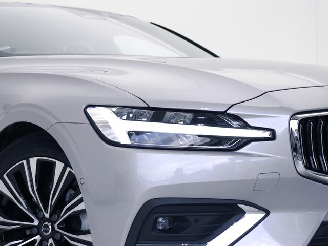 V60 アルティメット B4 2023年モデル Google搭載 前後純正ドラレコ 48V harman/kardon 前後シートヒーター ステアリングヒーター クリスタルシフトノブ ドリフトウッドパネル リラクゼーション機能(24枚目)