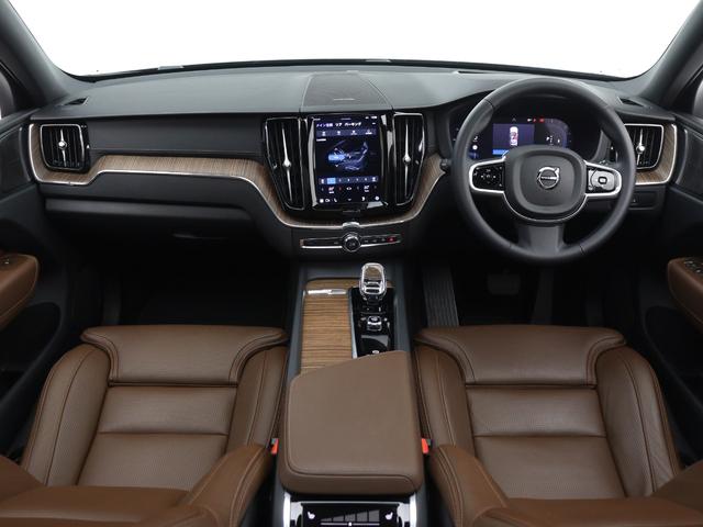 XC60 アルティメット B5 AWD サンルーフ 2023モデル Google搭載 48V 濃茶革 harman/kardon クリスタルシフトノブ リニアライムウッドパネル 前後シートヒーター ステアリングヒーター リラクゼーション機能(4枚目)