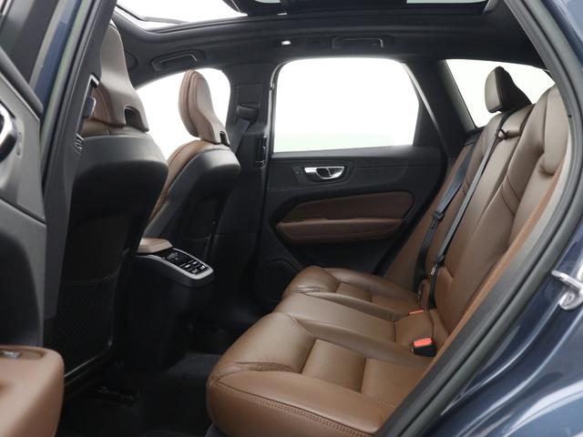 XC60 アルティメット B5 AWD サンルーフ 2023モデル Google搭載 48V 濃茶革 harman/kardon クリスタルシフトノブ リニアライムウッドパネル 前後シートヒーター ステアリングヒーター リラクゼーション機能(13枚目)